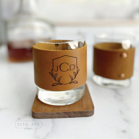 leather wrapped whiskey glass, whisky glass set, personalized whisky glass set with leather wrap, custom whisky glass set with leather wrap, leather whisky glass wrap set, wedding gift, groomsmen gift,  engraved whisky glass set